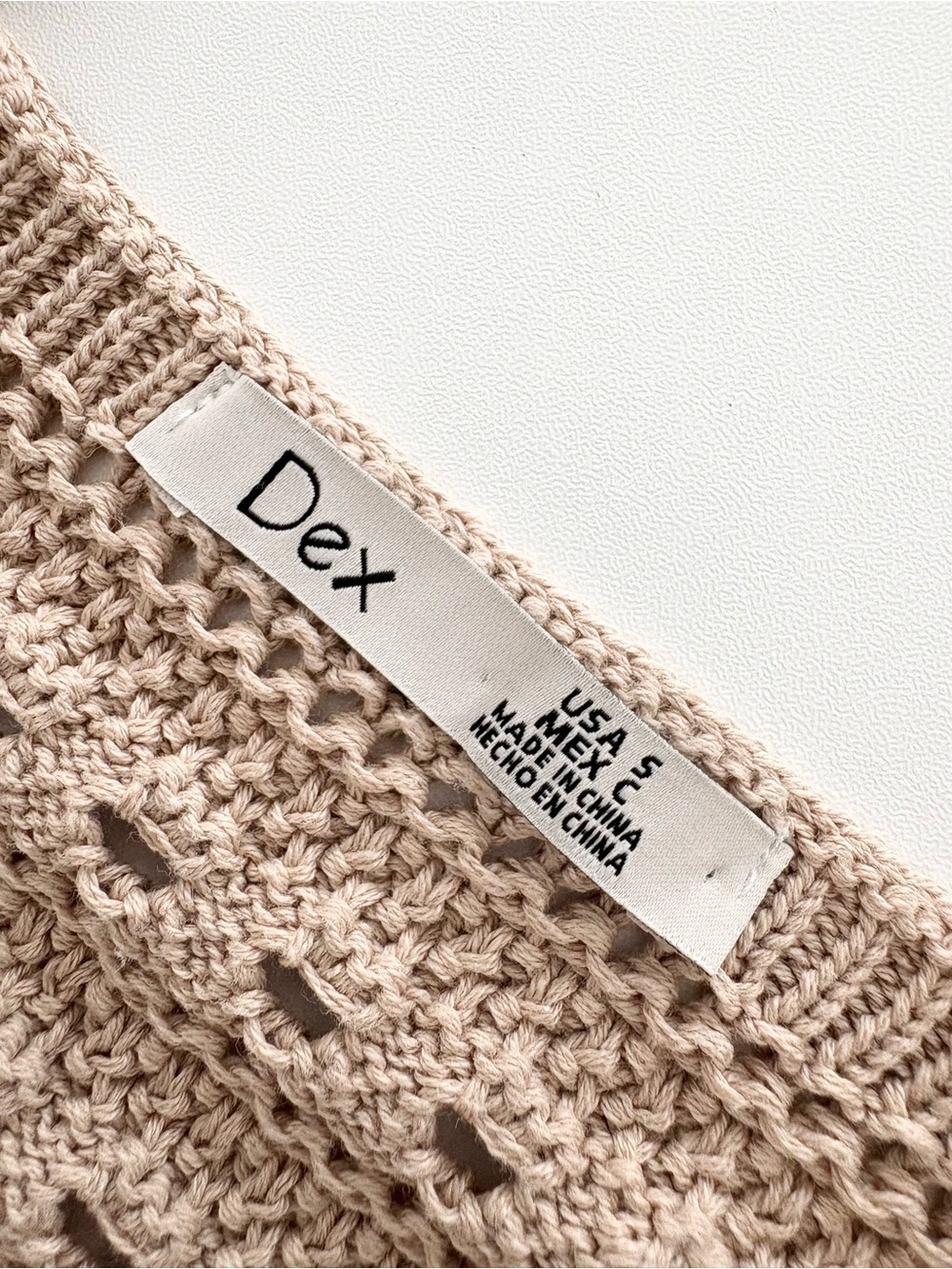 Dex Crochet Top with Scalloped Edges - Picture 4 of 7